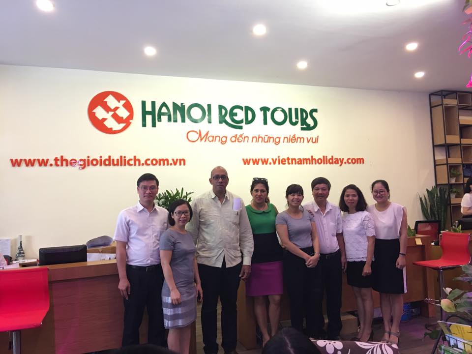 Đại sứ Cuba đến thăm và làm việc tại HanoiRedtours 